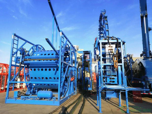 中國首套3.5寸大管徑連（lián）續油管作業橇組在南海油田成功應用