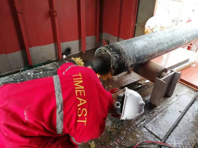 我公司負責施（shī）工（gōng）的（de）原渤西油氣（qì）處理廠登陸管道與高沙嶺港區10萬噸級航道一期工程及防波堤一期工程交叉（chā）影響區域部分海底（dǐ）管道回收工程項目進展順利