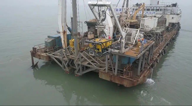 打破國外技（jì）術壟斷！南網超高壓首次自主完成國內500千伏海底電（diàn）纜（lǎn）拋石保（bǎo）護