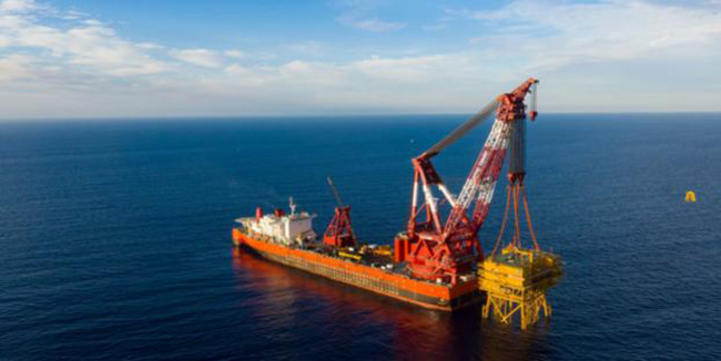 國內最大的海上風(fēng)電“心髒”完成吊裝 國(guó)內最大(dà)的海上風電“心髒”完成吊裝