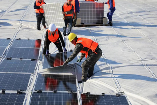 全球首個！國家電投山東分公司深遠海風光同場漂浮式光伏項（xiàng）目發出第一度電