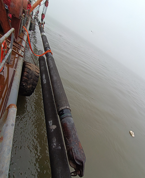 冀（jì）東南堡1-29儲氣庫先導試驗地麵工（gōng）程注采集輸管道項目鋪管船施工項目進展順利