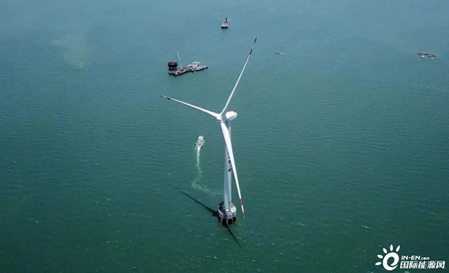 我（wǒ）國首台10兆瓦海上風機護航全球首次海上風電無淡化海（hǎi）水（shuǐ）直接電（diàn）解製氫海試成功