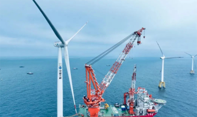 國（guó）內首（shǒu）台！“白鶴灘”號完成13MW海上風機吊裝