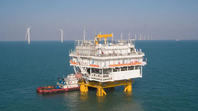 海南首座！三航局華能臨高海上風（fēng）電場項目海上升壓站吊（diào）裝圓滿完成