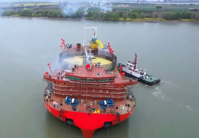 12000噸！國產最大載纜量（liàng）鋪纜船“綠電”號成功（gōng）下（xià）水