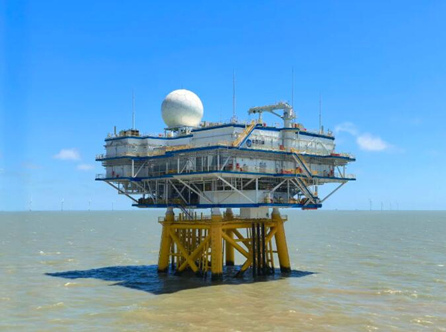 我國首（shǒu）個搭載氣象雷達的海上升壓站安裝完成