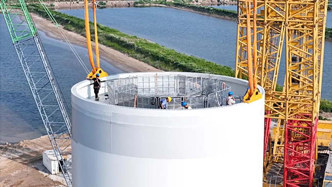 全球最大26兆瓦級海上風電機組成功吊裝（zhuāng）