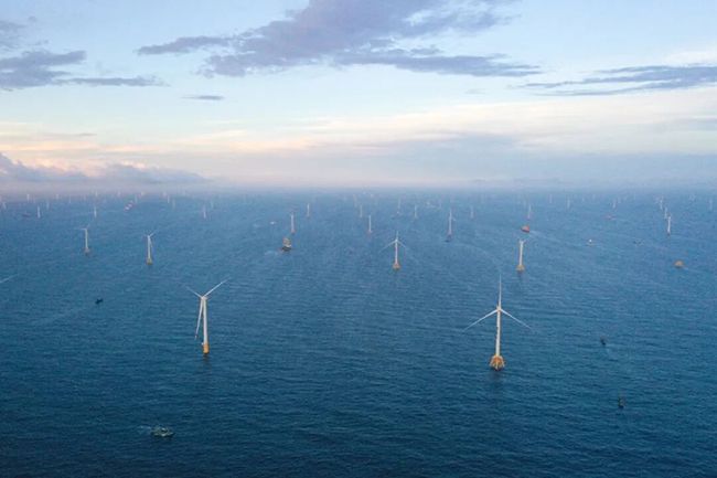 全球最大（dà）26兆瓦級海上風電（diàn）機組成功吊裝
