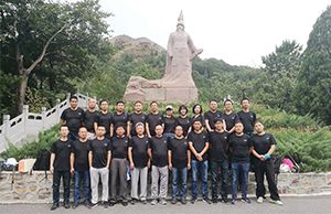 慶雙節 登（dēng）長城