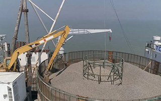 打破國外技術壟斷！南網超（chāo）高壓首次自主完成國內500千伏海底電纜拋石保（bǎo）護