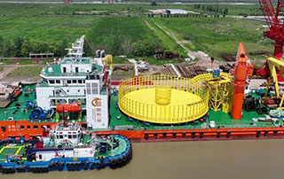 全國（guó）最（zuì）大海纜（lǎn）施工船在江（jiāng）蘇南通（tōng）海（hǎi）門交付