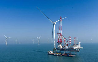 全球首台20兆瓦海上風電機組完成吊裝