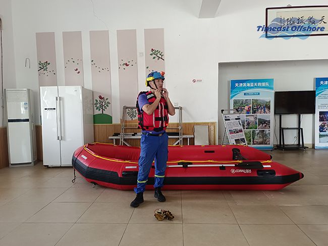 天（tiān）易海工攜手濱海藍天救援隊開展CPR心肺複蘇和基礎繩結實地培訓活動