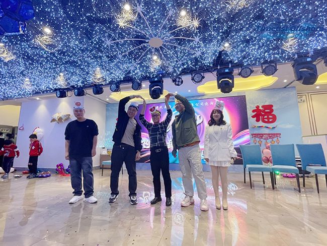 飛躍巔峰 縱橫（héng）四海丨星空无限传媒官网海工2024年迎新年會圓滿落幕