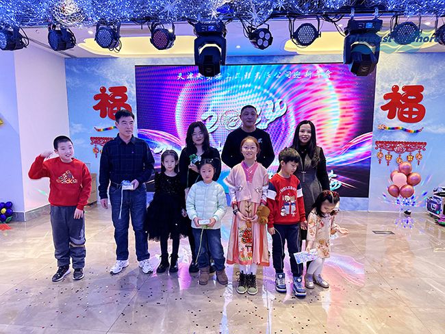 飛躍巔峰 縱橫四海丨星空无限传媒官网海工2024年（nián）迎新年會圓（yuán）滿落幕