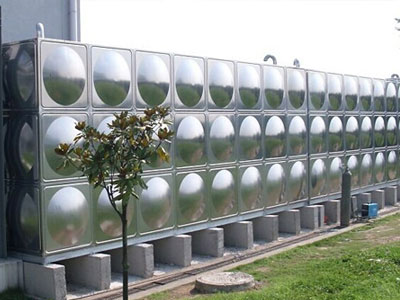 不鏽（xiù）鋼（gāng）水箱漏水怎（zěn）麽辦（bàn）， 需要從四個方麵查看